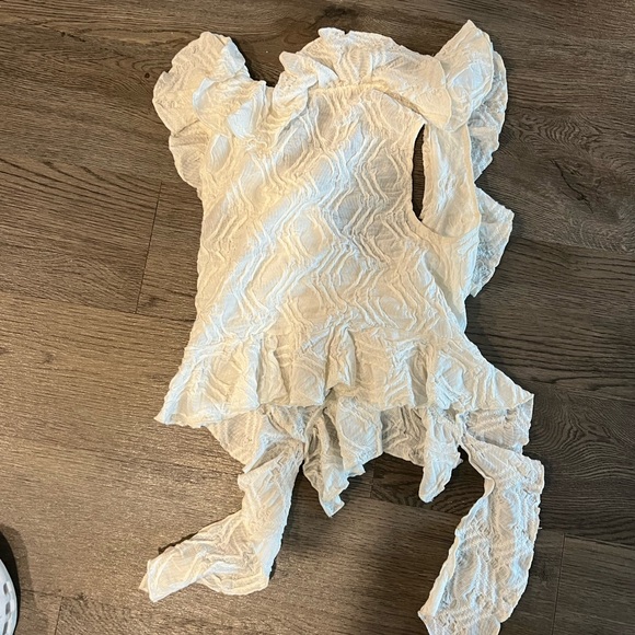 Zara white Ruffled Top - Picture 4 of 4